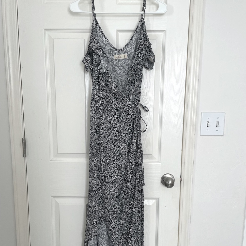 Hollister Floral Wrap Dress Size S